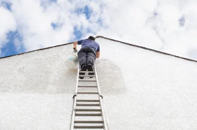Peinture extérieure à Estrun — façades et ravalement